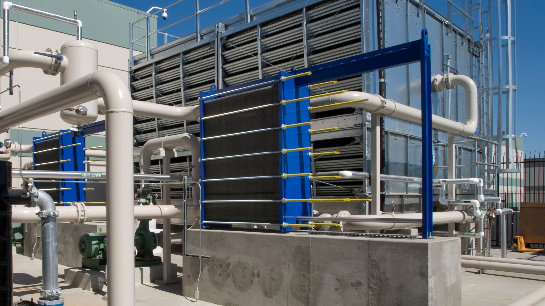 Sistema Cerrado De Enfriamiento Con Intercambiador De Calor calorxfrio